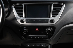 Седан Hyundai Solaris 2019 года, 1699000 рублей, Новосибирск