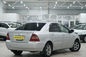 Седан Toyota Corolla 2001 года, 449000 рублей, Омск