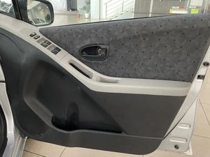 Хетчбэк Toyota Vitz 2009 года, 547000 рублей, Солонцы