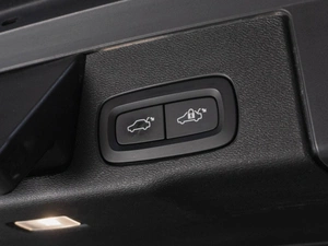 Внедорожник Volvo XC60 2018 года, 4570000 рублей, Тюмень