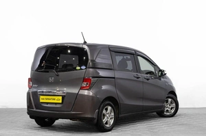 Минивэн Honda Freed 2015 года, 1349000 рублей, Барнаул