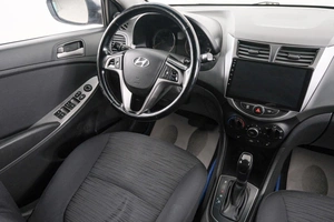 Седан Hyundai Solaris 2015 года, 889000 рублей, Красноярск