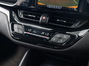 Внедорожник Toyota C-HR 2018 года, 2150000 рублей, Краснодар