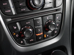 Хетчбэк Opel Astra 2012 года, 999000 рублей, Воронеж