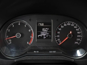 Седан Volkswagen Polo 2017 года, 950000 рублей, Омск