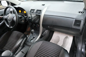 Седан Toyota Corolla 2009 года, 1079000 рублей, Омск