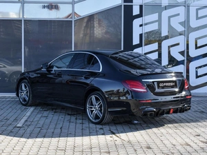 Седан Mercedes-benz E-класс 2019 года, 3300000 рублей, Краснодар