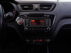 Седан Kia Rio 2016 года, 1040000 рублей, Тверь