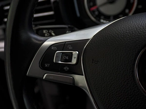 Внедорожник Volkswagen Touareg 2018 года, 5389000 рублей, Тюмень