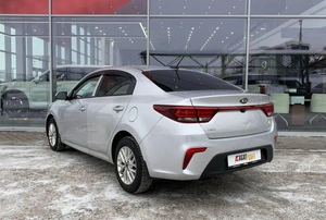 Седан Kia Rio 2020 года, 880000 рублей, Солонцы