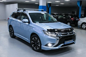 Внедорожник Mitsubishi Outlander 2016 года, 1998000 рублей, Солонцы