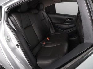 Седан Toyota Corolla 2022 года, 2199000 рублей, Красный Пахарь