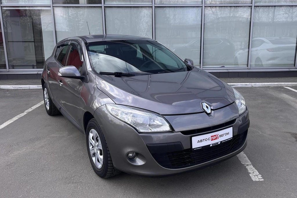 Хэтчбек Renault Megane 2011 года, 760000 рублей, Брянск