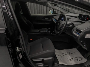 Лифтбек Toyota Prius 2023 года, 3500000 рублей, Красноярск