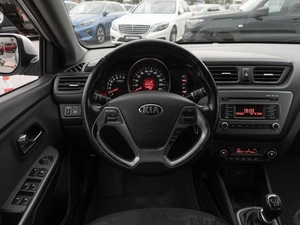 Седан Kia Rio 2016 года, 1099000 рублей, Саратов