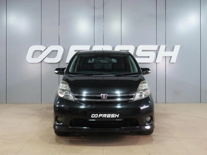 Минивэн Toyota Isis 2009 года, 1484000 рублей, Воронеж