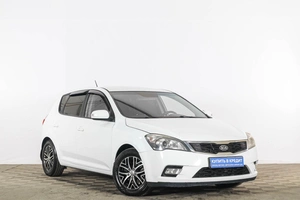 Хетчбэк Kia Ceed 2010 года, 819000 рублей, Тюмень