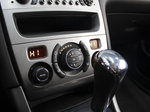 Хетчбэк Peugeot 308 2010 года, 460000 рублей, Омск