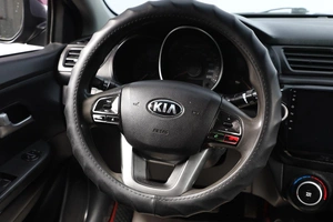 Седан Kia Rio 2013 года, 899000 рублей, Новосибирск