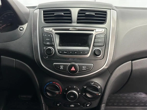 Хетчбэк Hyundai Solaris 2015 года, 935000 рублей, Красноярск