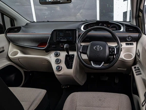 Минивэн Toyota Sienta 2018 года, 1330000 рублей, Краснодар