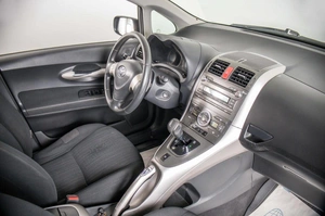 Хетчбэк Toyota Auris 2009 года, 609000 рублей, Пермь