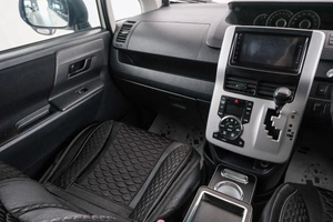 Минивэн Toyota Voxy 2010 года, 1349000 рублей, Красноярск