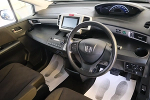 Минивэн Honda Freed 2013 года, 1149000 рублей, Омск