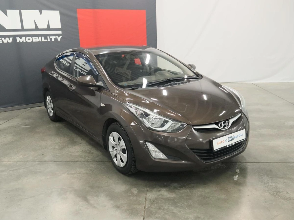 Седан Hyundai Elantra 2015 года, 1225000 рублей, Клинцы