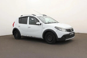 Хетчбэк Renault Sandero Stepway 2014 года, 290000 рублей, Орёл