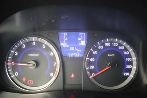 Хэтчбек Hyundai Solaris 2015 года, 890000 рублей, Орёл