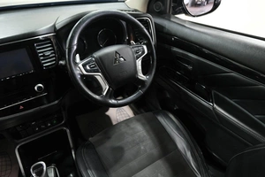 Внедорожник Mitsubishi Outlander 2020 года, 2999000 рублей, Новокузнецк