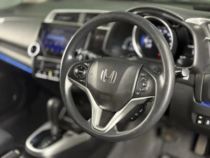 Хетчбэк Honda Fit 2018 года, 950000 рублей, Омск