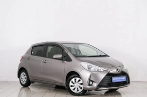 Хетчбэк Toyota Vitz 2018 года, 899000 рублей, Красноярск