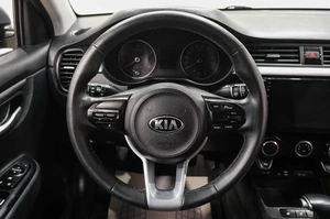 Седан Kia Rio 2019 года, 1349000 рублей, Новокузнецк