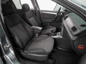 Седан Opel Astra 2011 года, 699000 рублей, Воронеж
