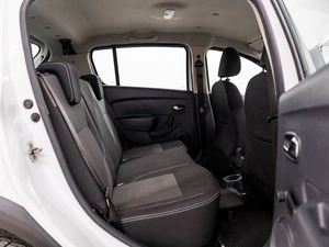 Хетчбэк Renault Sandero Stepway 2020 года, 1200000 рублей, Красноярск