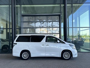 Минивэн Toyota Vellfire 2010 года, 2190000 рублей, Уфа