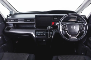 Минивэн Honda Stepwgn Spada 2017 года, 2119000 рублей, Пермь