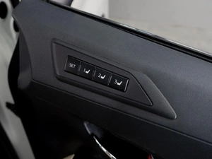 Минивэн Toyota Alphard 2018 года, 4200000 рублей, Тюмень