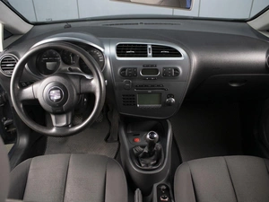 Хетчбэк SEAT Leon 2008 года, 570000 рублей, Омск