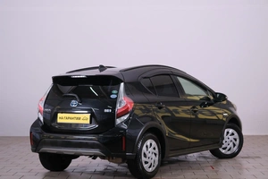 Хетчбэк Toyota Aqua 2018 года, 1459000 рублей, Омск