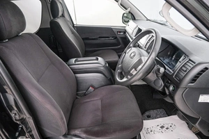 Минивэн Toyota Hiace 2014 года, 2949000 рублей, Красноярск