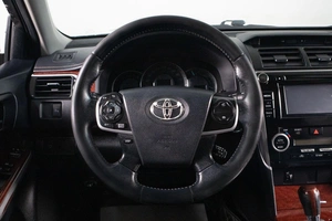 Седан Toyota Camry 2012 года, 1569000 рублей, Сургут