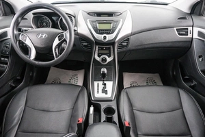 Седан Hyundai Avante 2010 года, 849000 рублей, Красноярск