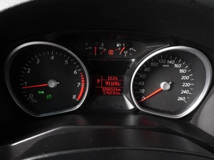 Седан Ford Mondeo 2011 года, 890000 рублей, Красный Пахарь
