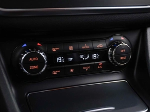 Седан Mercedes-benz CLA-класс 2016 года, 2098444 рублей, Москва