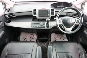 Минивэн Honda Freed 2013 года, 1129000 рублей, Красноярск