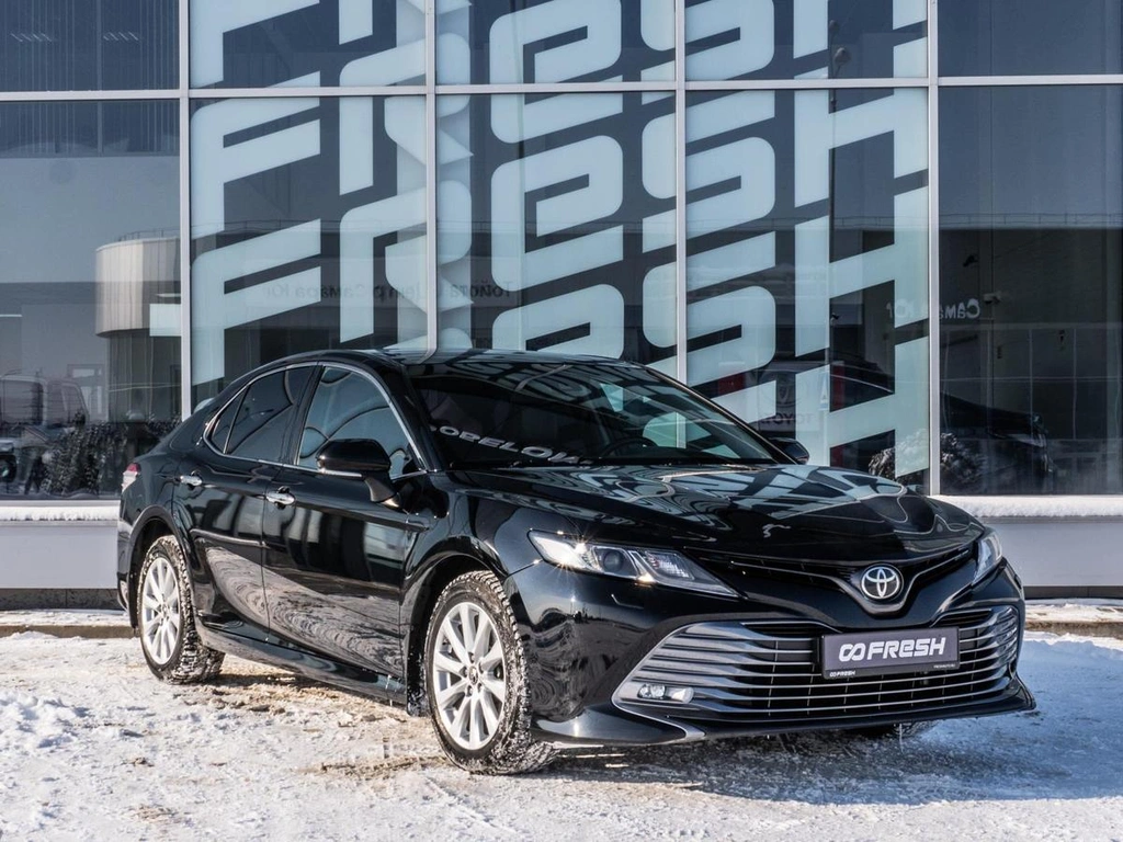 Седан Toyota Camry 2018 года, 2835000 рублей, Самара