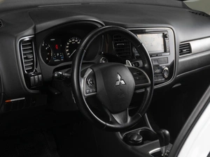 Внедорожник Mitsubishi Outlander 2013 года, 1643000 рублей, Тюмень